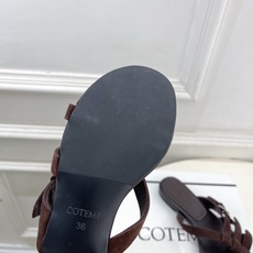 COTEMP 春夏新品 复古罗马平底拖鞋—————————作为这两年最受欢迎的设计师牌,设计简单、细节巧 COTEMP 春夏新品 复古罗马平底拖鞋—————————作为这两年最受欢迎的设计师牌,设计简单、细节巧