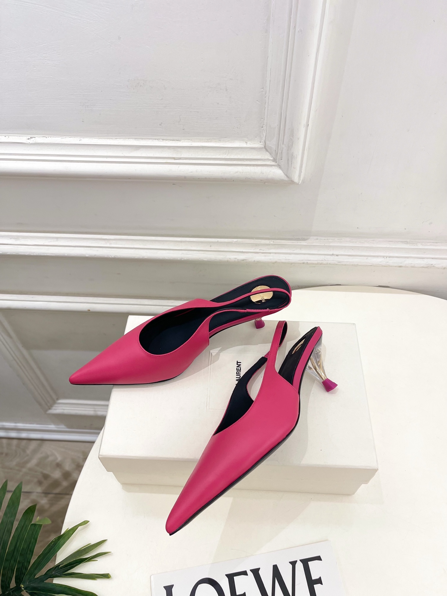 SAIN*LAURENT  圣罗兰 26𝐬𝐬2026春夏新品YSL极简后空猫跟凉鞋 上新☑️——————