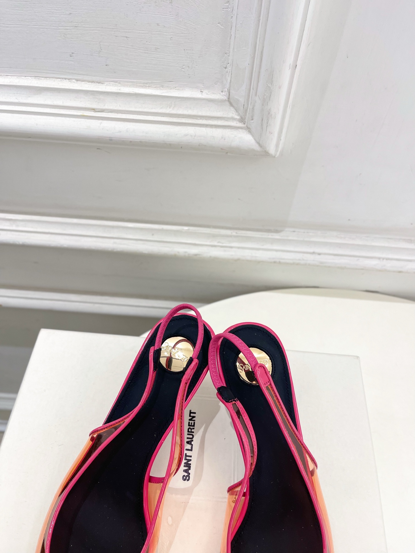 SAIN*LAURENT  圣罗兰 26𝐬𝐬2026春夏新品YSL胶片拼色后空猫跟凉鞋 上新☑️————