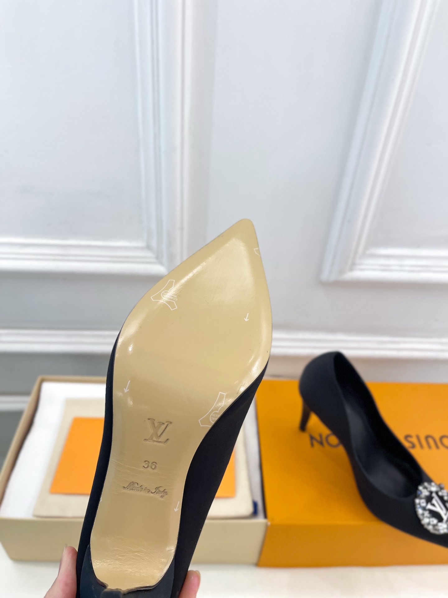 LV | 路易威登 26𝐬𝐬 🧡💚2026春夏新品 顶级版本⚠️专柜主打最新品爆款 LV水钻真丝 LV | 路易威登 26𝐬𝐬 🧡💚2026春夏新品 顶级版本⚠️专柜主打最新品爆款 LV水钻真丝
