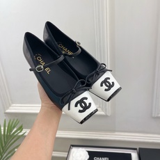 𝐂𝐇𝐀𝐍𝐄𝐋 | 小香 26𝐬𝐬 🦋2026 春夏新品 专柜经典走秀款 小香双C蝴蝶结猪鼻子玛丽珍 𝐂𝐇𝐀𝐍𝐄𝐋 | 小香 26𝐬𝐬 🦋2026 春夏新品 专柜经典走秀款 小香双C蝴蝶结猪鼻子玛丽珍