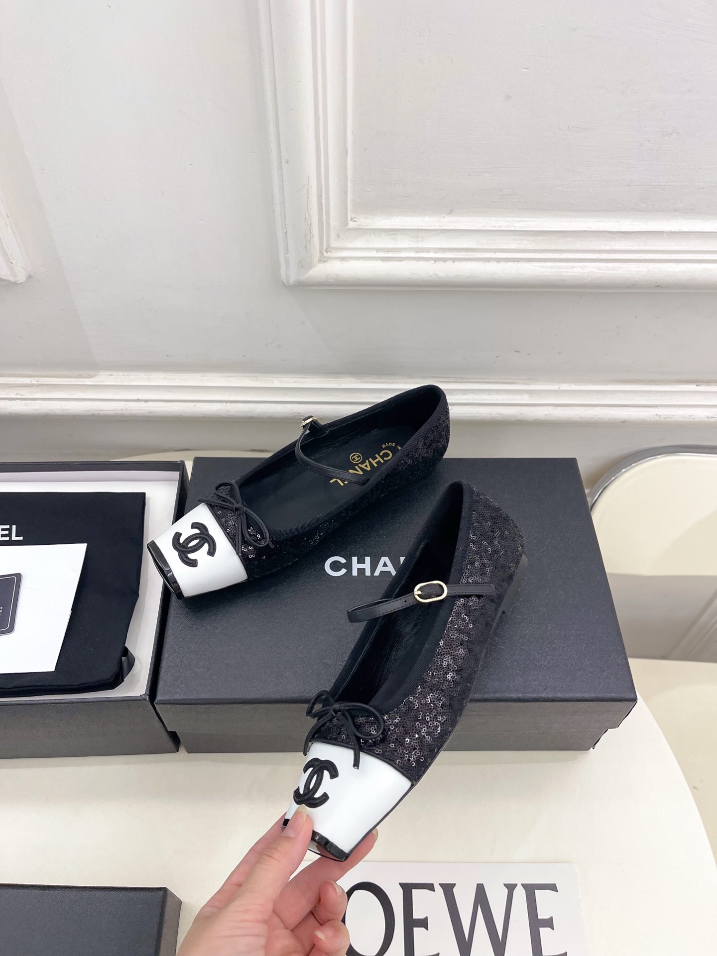 𝐂𝐇𝐀𝐍𝐄𝐋  | 小香  26𝐬𝐬 🦋2026 春夏新品  专柜经典走秀款 小香双C蝴蝶结猪鼻子玛丽珍