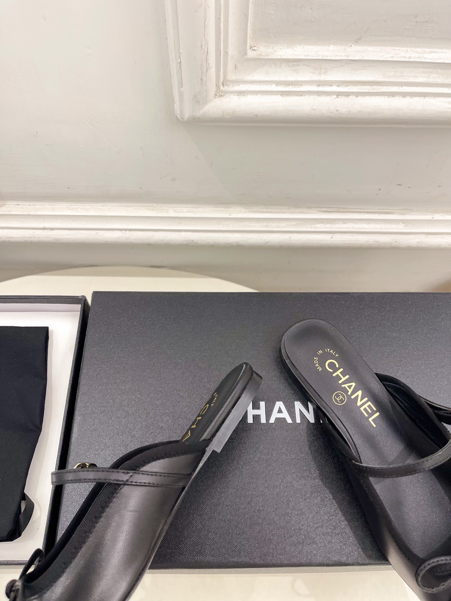 𝐂𝐇𝐀𝐍𝐄𝐋  | 小香  26𝐬𝐬 🦋2026 春夏新品  专柜经典走秀款 小香双C蝴蝶结猪鼻子玛丽珍