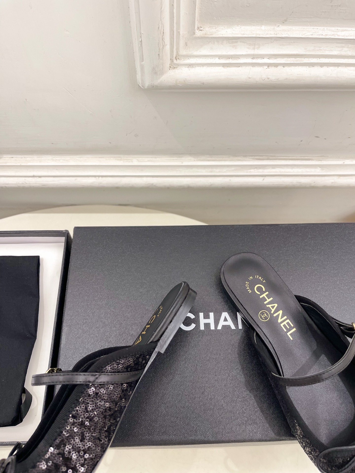 𝐂𝐇𝐀𝐍𝐄𝐋  | 小香  26𝐬𝐬 🦋2026 春夏新品  专柜经典走秀款 小香双C蝴蝶结猪鼻子玛丽珍