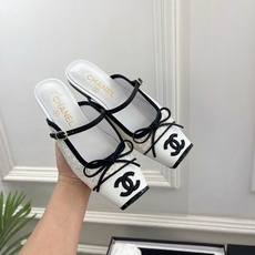 𝐂𝐇𝐀𝐍𝐄𝐋 | 小香 26𝐬𝐬 🦋2026 春夏新品 专柜经典走秀款 小香双C蝴蝶结猪鼻子玛丽珍 𝐂𝐇𝐀𝐍𝐄𝐋 | 小香 26𝐬𝐬 🦋2026 春夏新品 专柜经典走秀款 小香双C蝴蝶结猪鼻子玛丽珍