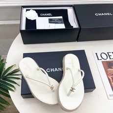 𝐂𝐇𝐀𝐍𝐄𝐋 | 小香 26𝐬𝐬 🦋2026 春夏新品 专柜经典走秀款 小香双C夹脚麻绳底人字拖鞋 𝐂𝐇𝐀𝐍𝐄𝐋 | 小香 26𝐬𝐬 🦋2026 春夏新品 专柜经典走秀款 小香双C夹脚麻绳底人字拖鞋