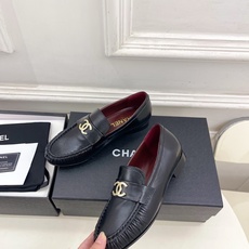 𝐂𝐇𝐀𝐍𝐄𝐋 | 小香 26𝐬𝐬🦋2026 春夏新品 专柜经典走秀款 双C老钱风褶皱乐福鞋 系列上 𝐂𝐇𝐀𝐍𝐄𝐋 | 小香 26𝐬𝐬🦋2026 春夏新品 专柜经典走秀款 双C老钱风褶皱乐福鞋 系列上