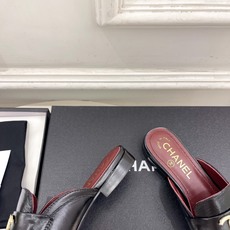 𝐂𝐇𝐀𝐍𝐄𝐋 | 小香 26𝐬𝐬 🦋2026 春夏新品 专柜经典走秀款 双C老钱风褶皱乐福半拖鞋 𝐂𝐇𝐀𝐍𝐄𝐋 | 小香 26𝐬𝐬 🦋2026 春夏新品 专柜经典走秀款 双C老钱风褶皱乐福半拖鞋
