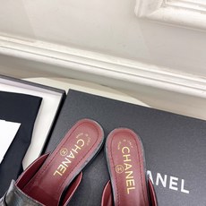 𝐂𝐇𝐀𝐍𝐄𝐋 | 小香 26𝐬𝐬 🦋2026 春夏新品 专柜经典走秀款 双C老钱风褶皱乐福半拖鞋 𝐂𝐇𝐀𝐍𝐄𝐋 | 小香 26𝐬𝐬 🦋2026 春夏新品 专柜经典走秀款 双C老钱风褶皱乐福半拖鞋