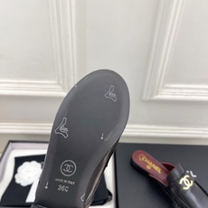 𝐂𝐇𝐀𝐍𝐄𝐋 | 小香 26𝐬𝐬 🦋2026 春夏新品 专柜经典走秀款 双C老钱风褶皱乐福半拖鞋 𝐂𝐇𝐀𝐍𝐄𝐋 | 小香 26𝐬𝐬 🦋2026 春夏新品 专柜经典走秀款 双C老钱风褶皱乐福半拖鞋