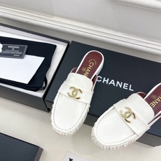 𝐂𝐇𝐀𝐍𝐄𝐋 | 小香 26𝐬𝐬 🦋2026 春夏新品 专柜经典走秀款 双C老钱风褶皱乐福半拖鞋 𝐂𝐇𝐀𝐍𝐄𝐋 | 小香 26𝐬𝐬 🦋2026 春夏新品 专柜经典走秀款 双C老钱风褶皱乐福半拖鞋