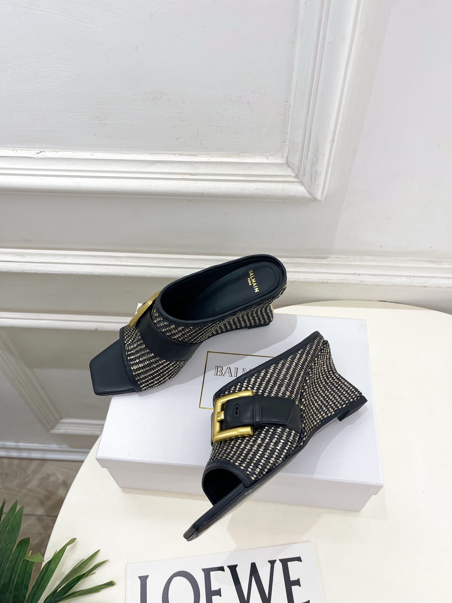 Balmain巴尔曼 代购级别⚠️2026春夏新品 经典皮带扣坡跟方头拖鞋—————————顶级奢侈品牌 Balmain巴尔曼 代购级别⚠️2026春夏新品 经典皮带扣坡跟方头拖鞋—————————顶级奢侈品牌