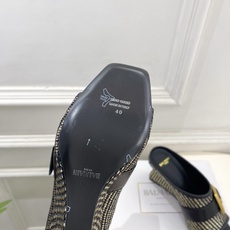 Balmain巴尔曼 代购级别⚠️2026春夏新品 经典皮带扣坡跟方头拖鞋—————————顶级奢侈品牌 Balmain巴尔曼 代购级别⚠️2026春夏新品 经典皮带扣坡跟方头拖鞋—————————顶级奢侈品牌