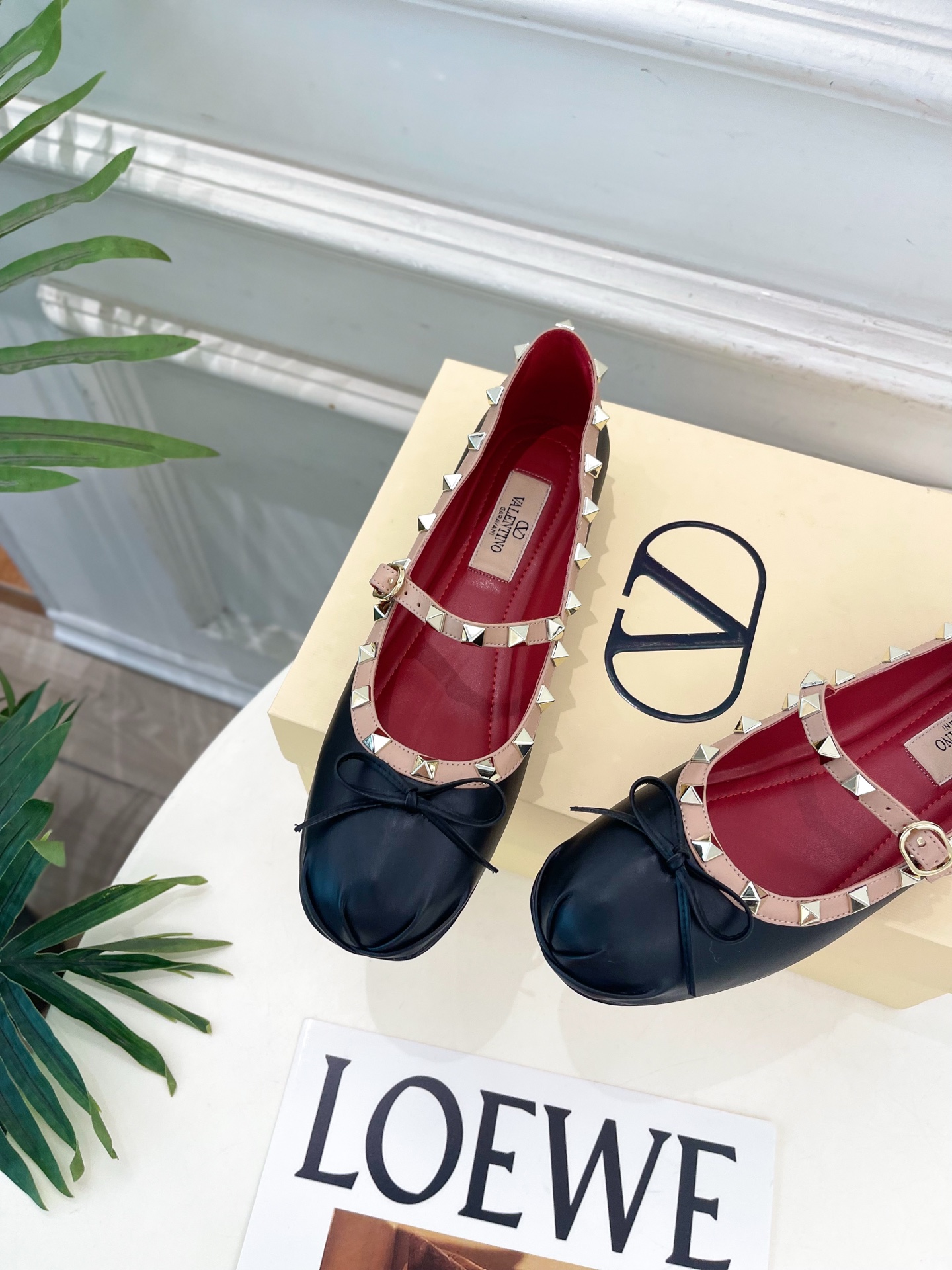 Valentino 华伦天奴 26𝐬𝐬2026春夏新品 ROCKSTUD 鉚钉玛丽珍芭蕾舞平底鞋上新☑️