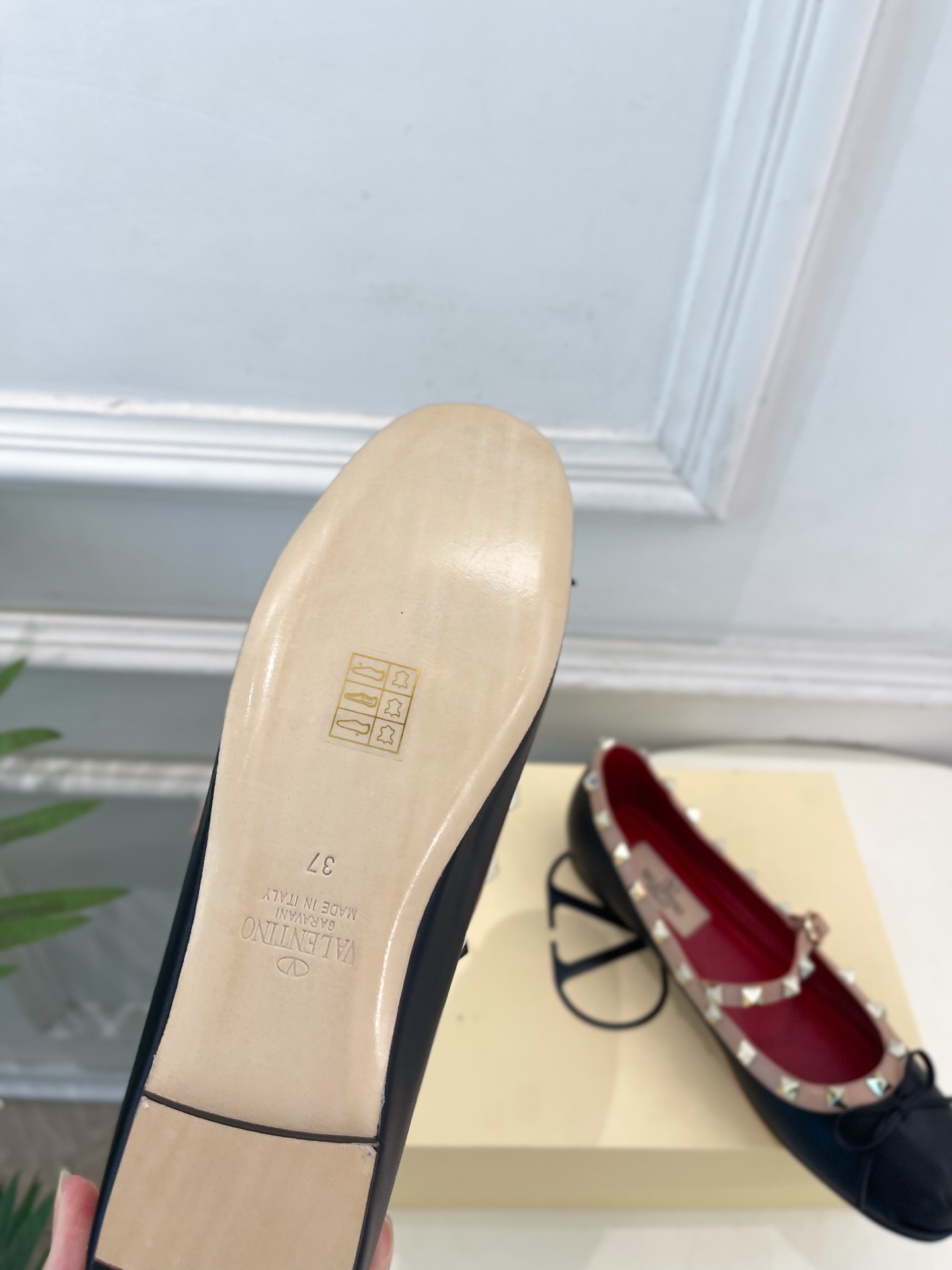 Valentino 华伦天奴 26𝐬𝐬2026春夏新品 ROCKSTUD 鉚钉玛丽珍芭蕾舞平底鞋上新☑️