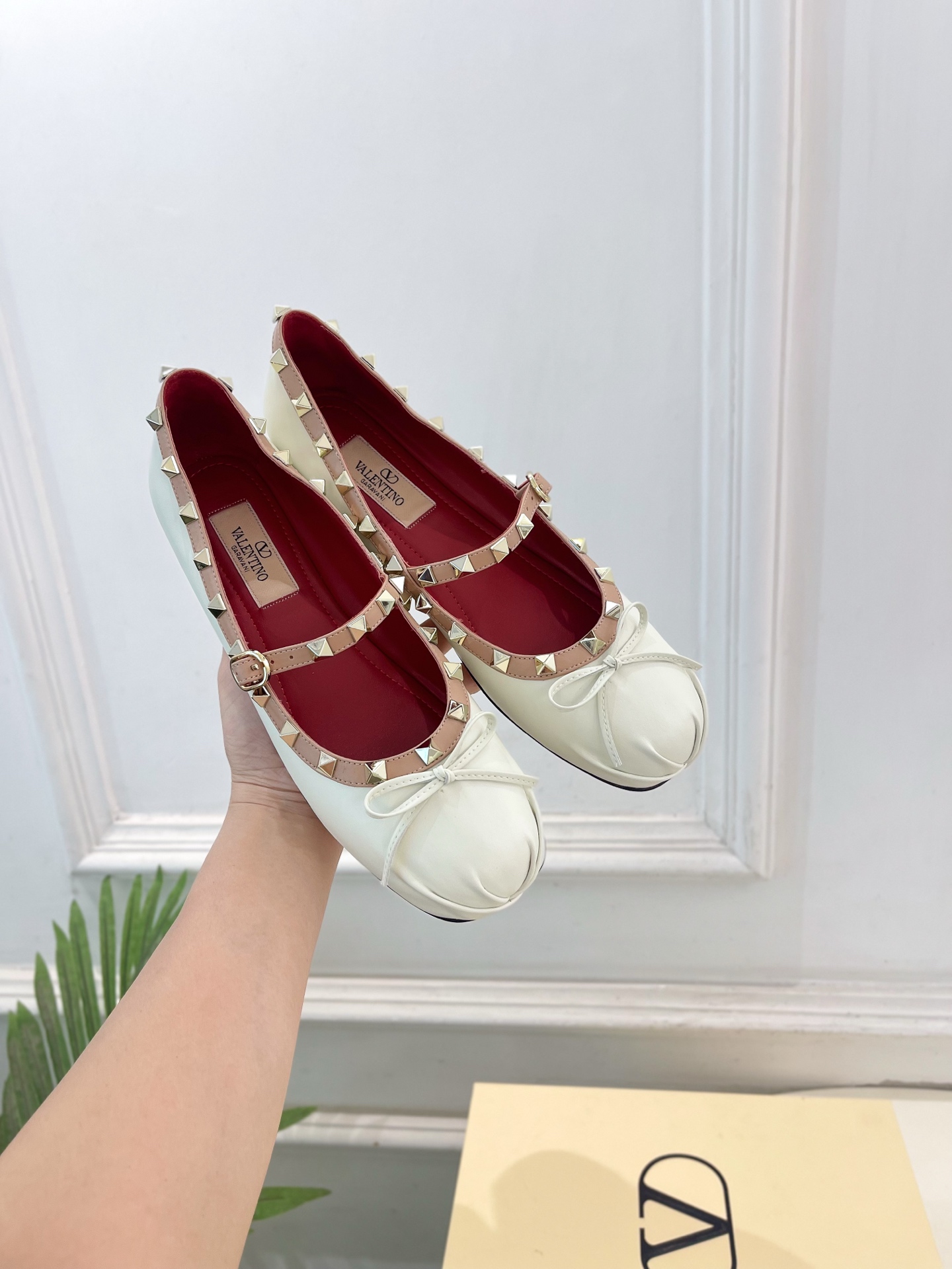 Valentino 华伦天奴 26𝐬𝐬2026春夏新品 ROCKSTUD 鉚钉玛丽珍芭蕾舞平底鞋上新☑️