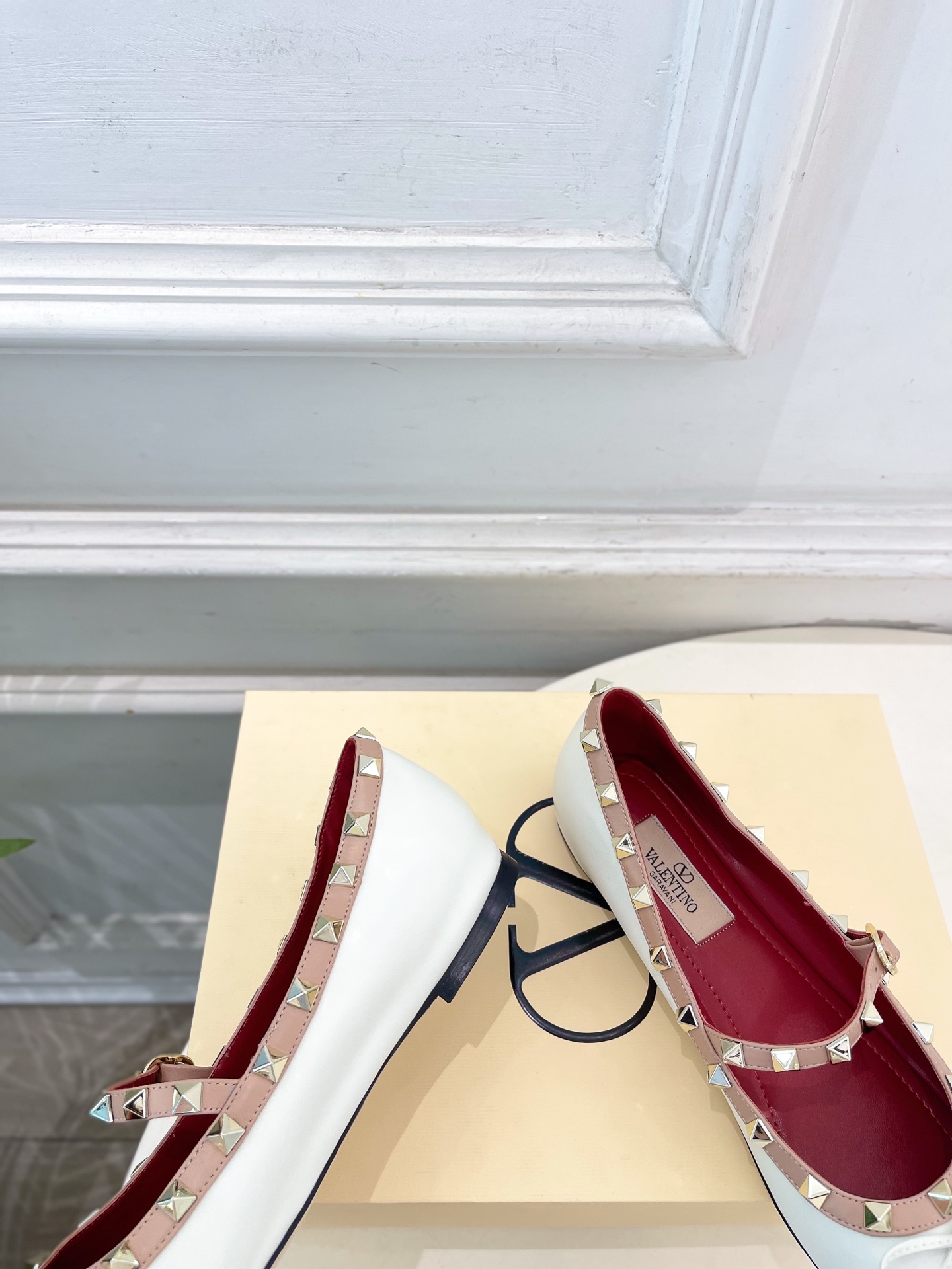 Valentino 华伦天奴 26𝐬𝐬2026春夏新品 ROCKSTUD 鉚钉玛丽珍芭蕾舞平底鞋上新☑️