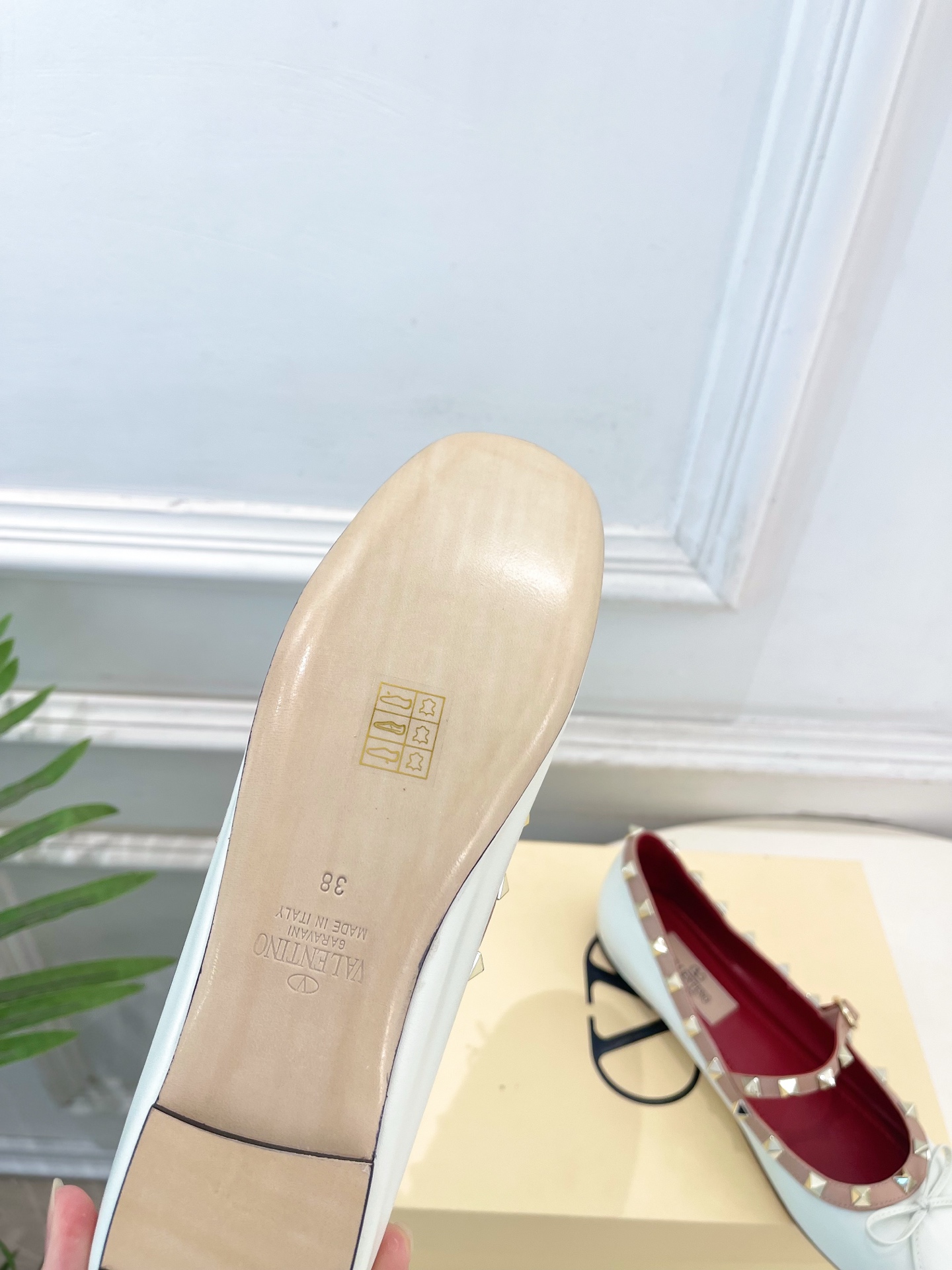 Valentino 华伦天奴 26𝐬𝐬2026春夏新品 ROCKSTUD 鉚钉玛丽珍芭蕾舞平底鞋上新☑️