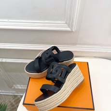 🐎𝐇𝐄𝐑𝐌𝐄* 爱玛仕 26𝐬𝐬 🌈2026春夏新品 专柜新款 爱马仕 lthea 猪鼻子麻绳厚底草编鞋 🐎𝐇𝐄𝐑𝐌𝐄* 爱玛仕 26𝐬𝐬 🌈2026春夏新品 专柜新款 爱马仕 lthea 猪鼻子麻绳厚底草编鞋