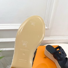 🐎𝐇𝐄𝐑𝐌𝐄* 爱玛仕 26𝐬𝐬 🌈2026春夏新品 专柜新款 爱马仕 lthea 猪鼻子麻绳厚底草编鞋 🐎𝐇𝐄𝐑𝐌𝐄* 爱玛仕 26𝐬𝐬 🌈2026春夏新品 专柜新款 爱马仕 lthea 猪鼻子麻绳厚底草编鞋