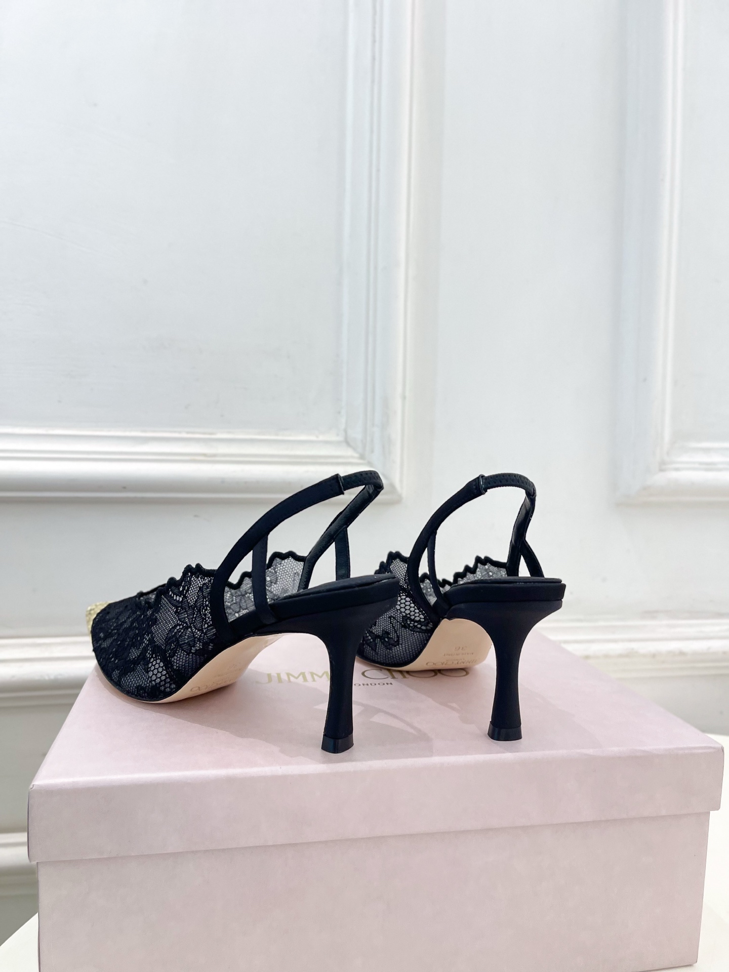JimmyChoo 吉米周 26𝐬𝐬 ———    ✨ 2026春夏新品 专柜最新JC蕾丝金属头高跟凉鞋
