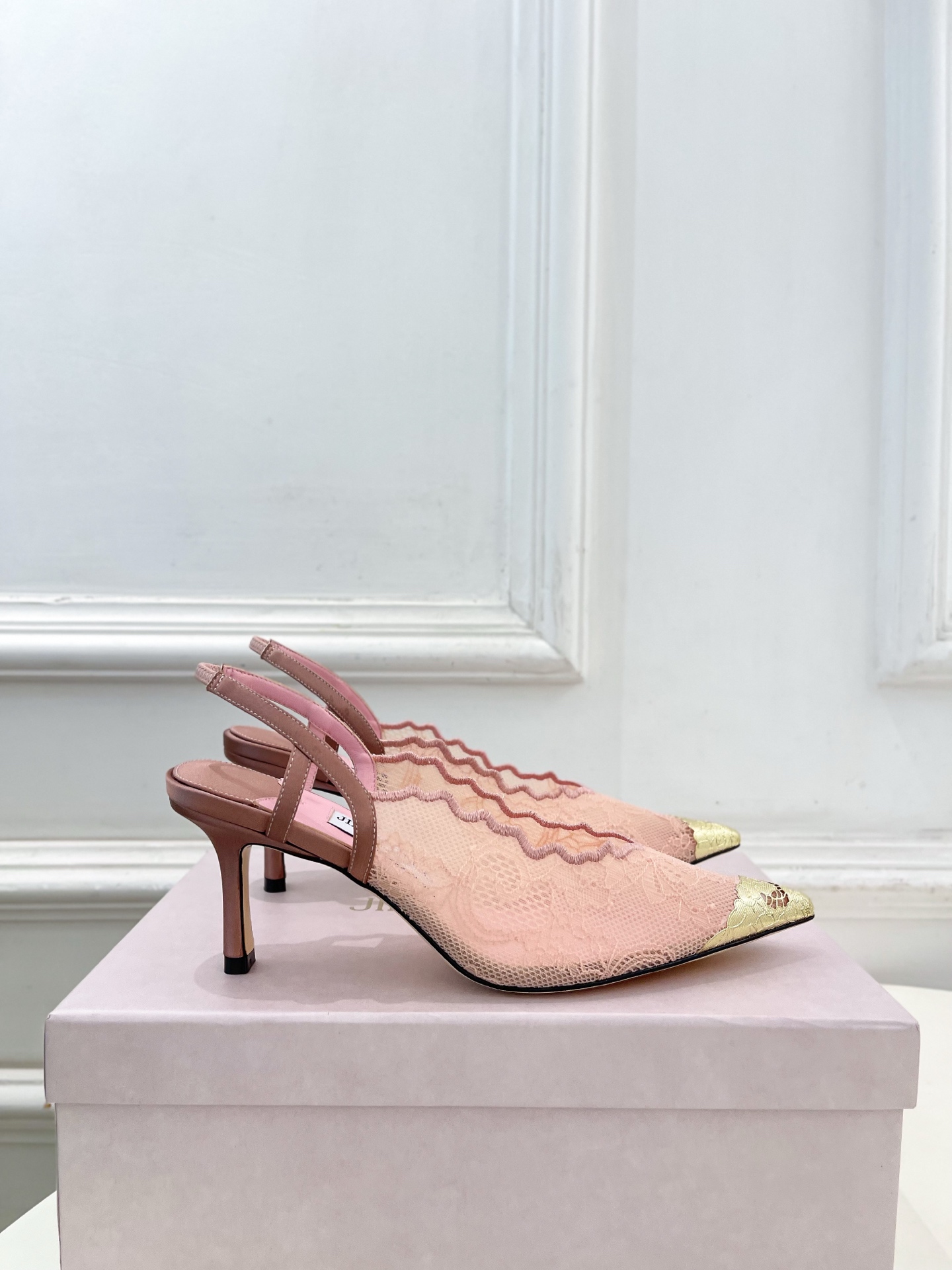 JimmyChoo 吉米周 26𝐬𝐬 ———    ✨ 2026春夏新品 专柜最新JC蕾丝金属头高跟凉鞋