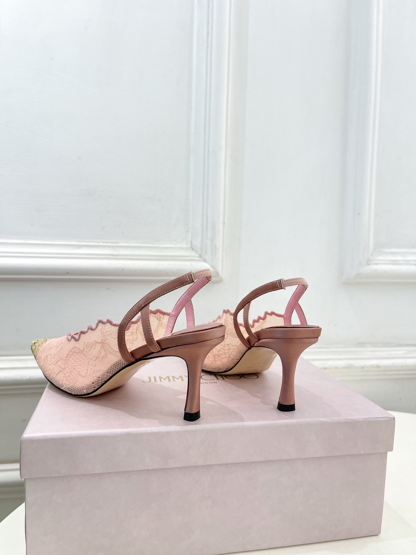 JimmyChoo 吉米周 26𝐬𝐬 ———    ✨ 2026春夏新品 专柜最新JC蕾丝金属头高跟凉鞋