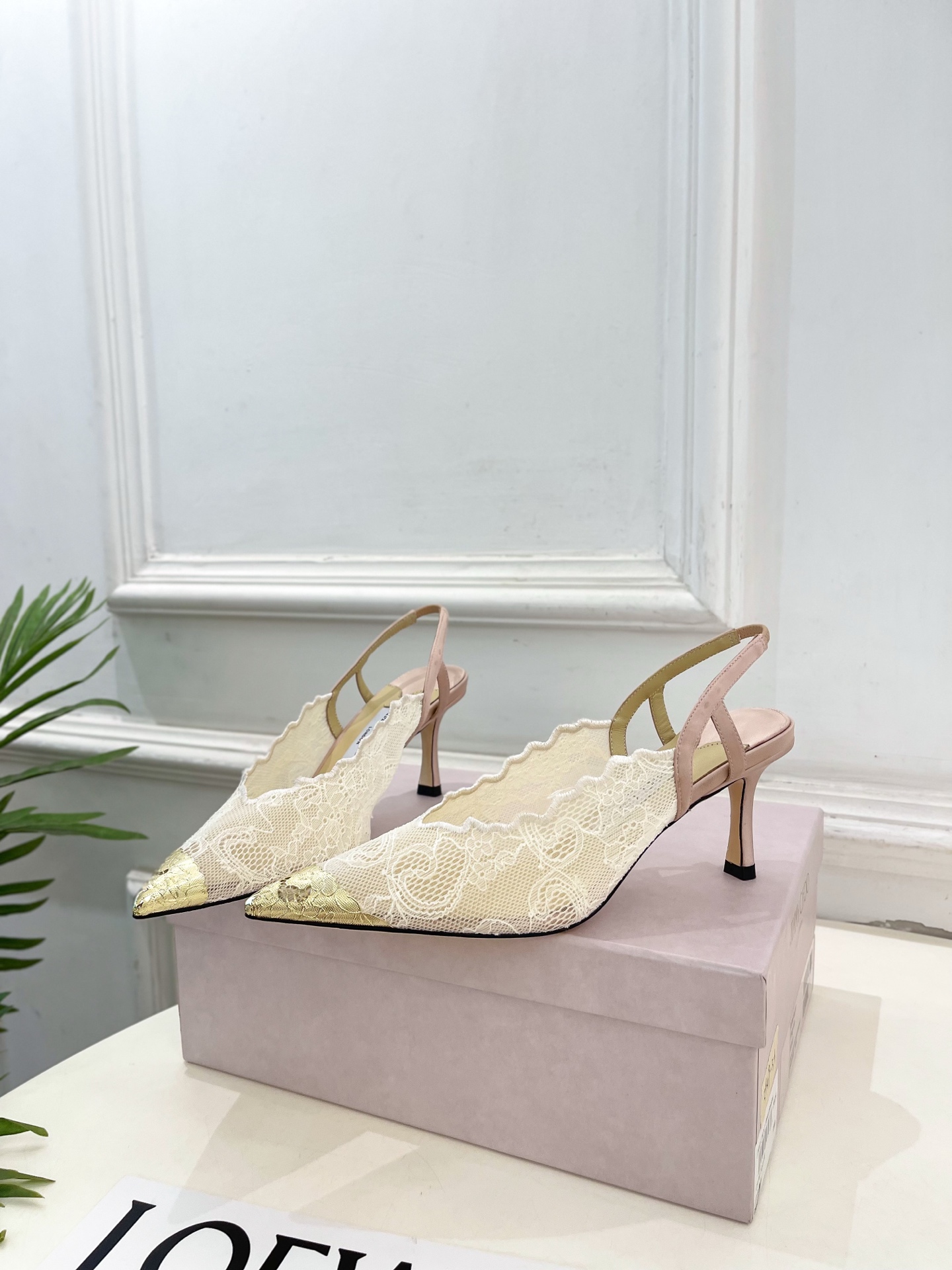 JimmyChoo 吉米周 26𝐬𝐬 ———    ✨ 2026春夏新品 专柜最新JC蕾丝金属头高跟凉鞋