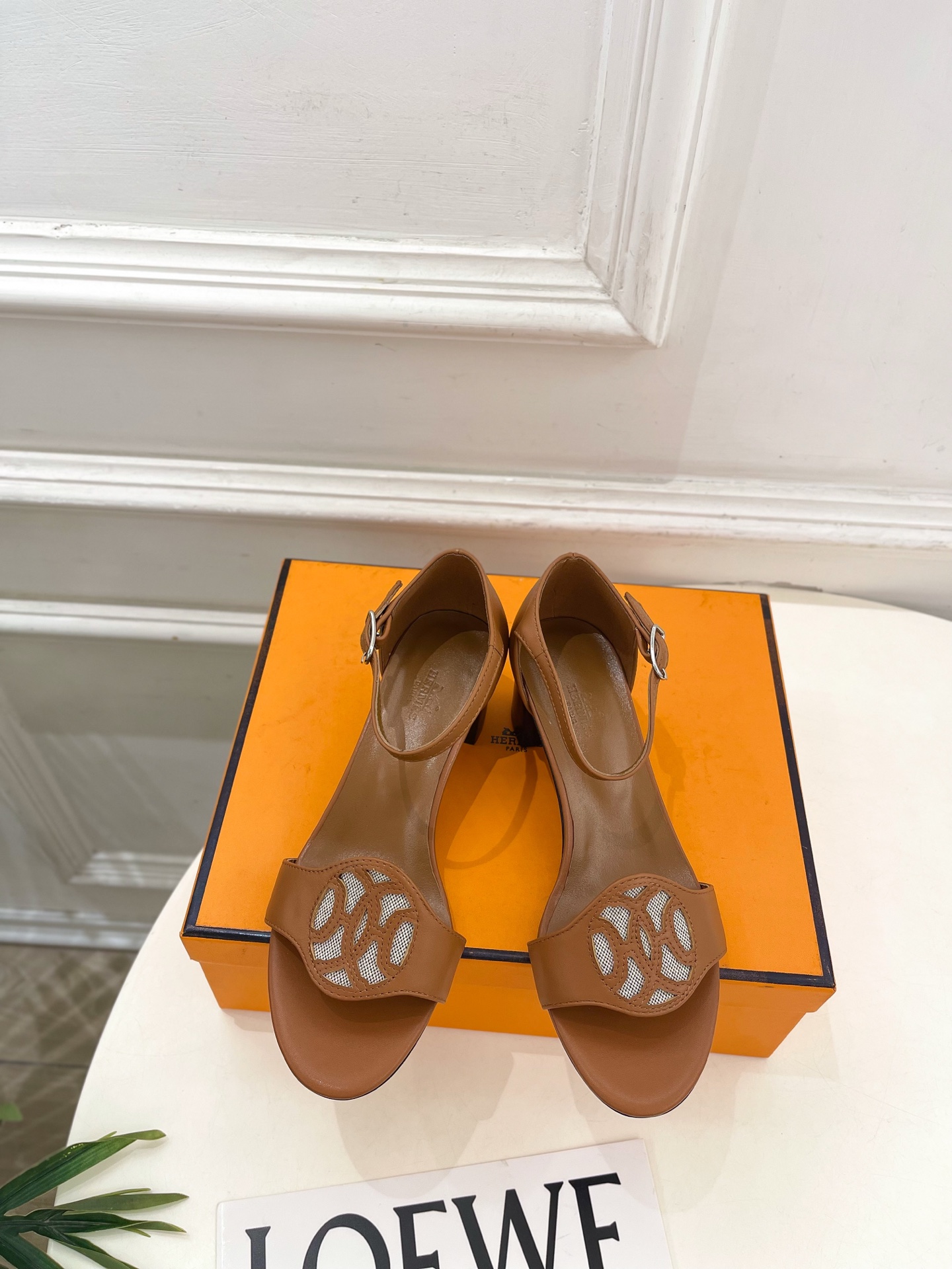 NO:881948,* Hermès 26 2026 spring and summer new products, counter new Marquise 50 high-heeled sandals series, original custom-made cowhide upper, imported mixed sheepskin lining, original Italian genuine leather outsole, heel height 4.5cm/9cm, shoe size: 35-39 (40.41 custom-made, non-returnable) No. 2606045, high-heeled sandals, hermes, sandals, high  heels,cowhide,sheepskin,Leather soles19860909* 爱玛仕 26 2026春夏新品 专柜新款 Marquise 50高跟凉鞋 系列 鞋面原版特定制牛皮 内里进口混种羊皮 大底原版意大利真皮大底  跟高4.5cm/9cm 鞋码:35-39（40.41定做不退换） 编号2606045,高跟鞋凉鞋,hermes,sandals,high heels,cowhide,sheepskin,Leather soles,Women's Shoes