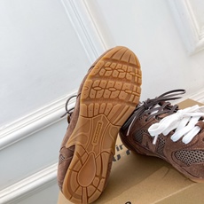 Miu Miu | 缪缪 26𝐬𝐬 男士+10🖤专柜主打最新秀款 2026新品New Balance x Miu Miu | 缪缪 26𝐬𝐬 男士+10🖤专柜主打最新秀款 2026新品New Balance x