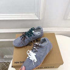 Miu Miu | 缪缪 26𝐬𝐬 男士+10🖤专柜主打最新秀款 2026新品New Balance x Miu Miu | 缪缪 26𝐬𝐬 男士+10🖤专柜主打最新秀款 2026新品New Balance x