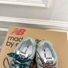 Miu Miu | 缪缪 26𝐬𝐬 男士+10🖤专柜主打最新秀款 2026新品New Balance x Miu Miu | 缪缪 26𝐬𝐬 男士+10🖤专柜主打最新秀款 2026新品New Balance x