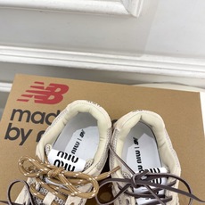 Miu Miu | 缪缪 26𝐬𝐬 男士+10🖤专柜主打最新秀款 2026新品New Balance x Miu Miu | 缪缪 26𝐬𝐬 男士+10🖤专柜主打最新秀款 2026新品New Balance x