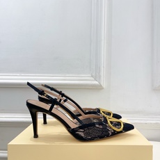 Valentino 华伦天奴 26𝐬𝐬2026春夏新品 大V扣网纱后细带高跟凉鞋 上新☑️—————— Valentino 华伦天奴 26𝐬𝐬2026春夏新品 大V扣网纱后细带高跟凉鞋 上新☑️——————