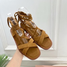Miu Miu | 缪缪 26𝐬𝐬🖤专柜主打最新秀款 2026春夏新品 MiuMiu交叉带复古罗马绑带 Miu Miu | 缪缪 26𝐬𝐬🖤专柜主打最新秀款 2026春夏新品 MiuMiu交叉带复古罗马绑带