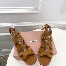 Miu Miu | 缪缪 26𝐬𝐬🖤专柜主打最新秀款 2026春夏新品 MiuMiu交叉带复古罗马绑带 Miu Miu | 缪缪 26𝐬𝐬🖤专柜主打最新秀款 2026春夏新品 MiuMiu交叉带复古罗马绑带