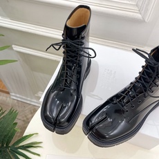 Maison Margiela· 马吉拉26𝐬𝐬 2026春夏新品MM6复古分趾细带厚底马丁靴————— Maison Margiela· 马吉拉26𝐬𝐬 2026春夏新品MM6复古分趾细带厚底马丁靴—————