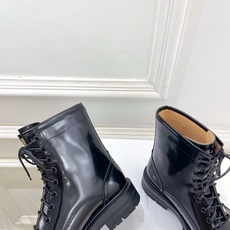 Maison Margiela· 马吉拉26𝐬𝐬 2026春夏新品MM6复古分趾细带厚底马丁靴————— Maison Margiela· 马吉拉26𝐬𝐬 2026春夏新品MM6复古分趾细带厚底马丁靴—————