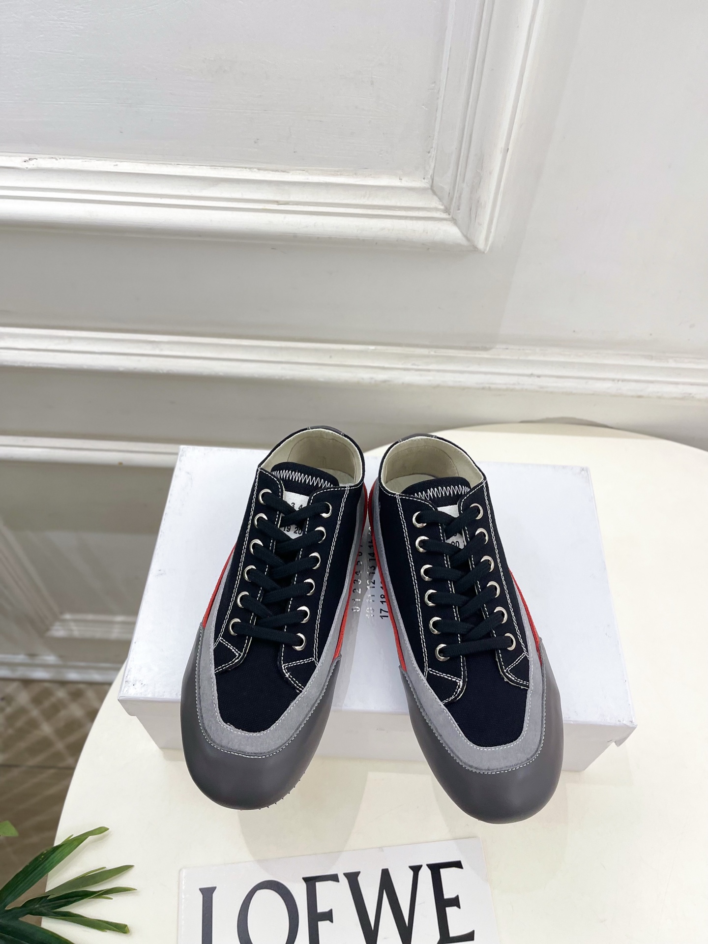 Maison Margiela· 马吉拉26𝐬𝐬 2026春夏新品 经典MM6复古帆布拼色情侣款休闲德训