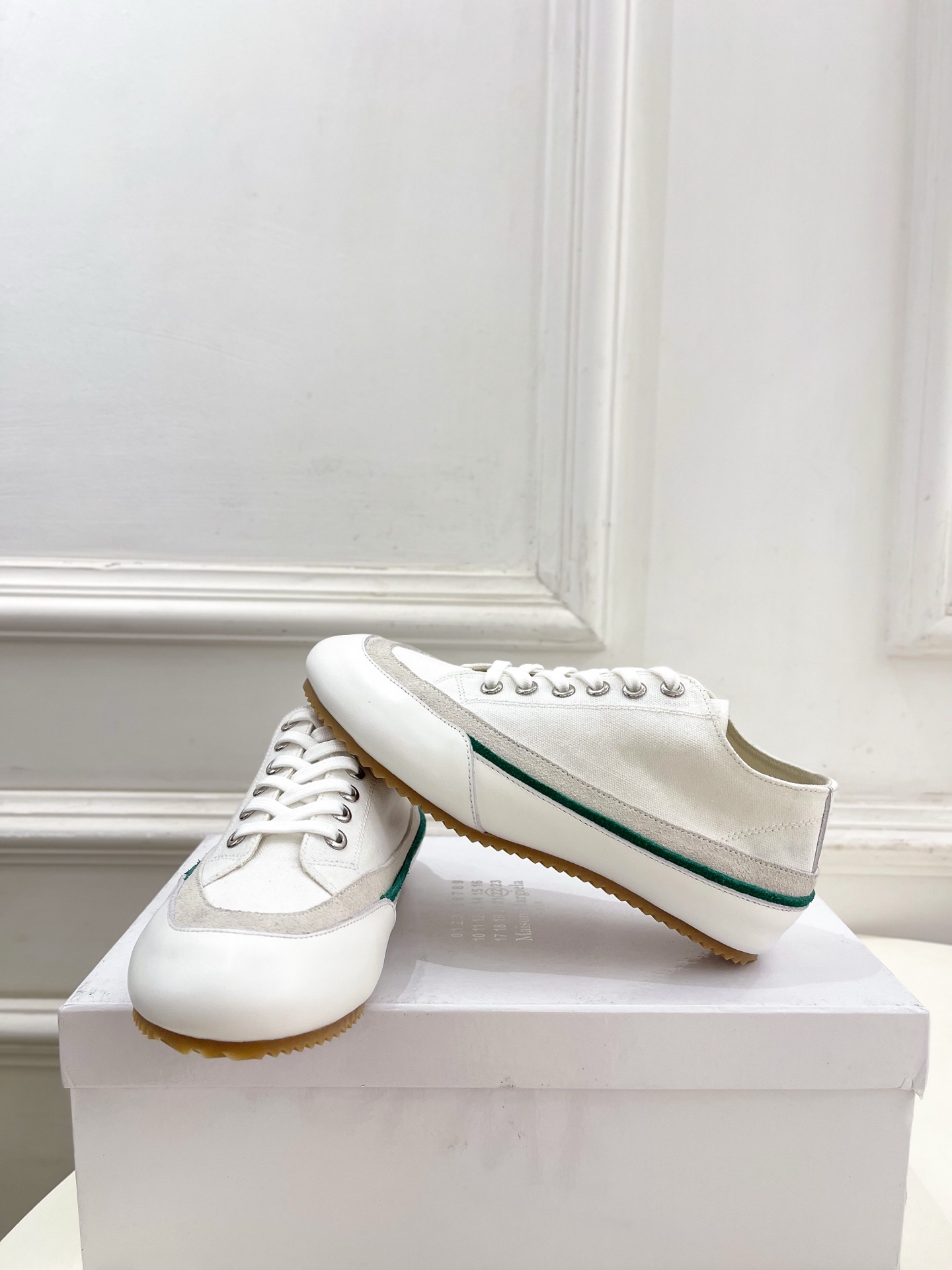Maison Margiela· 马吉拉26𝐬𝐬 2026春夏新品 经典MM6复古帆布拼色情侣款休闲德训