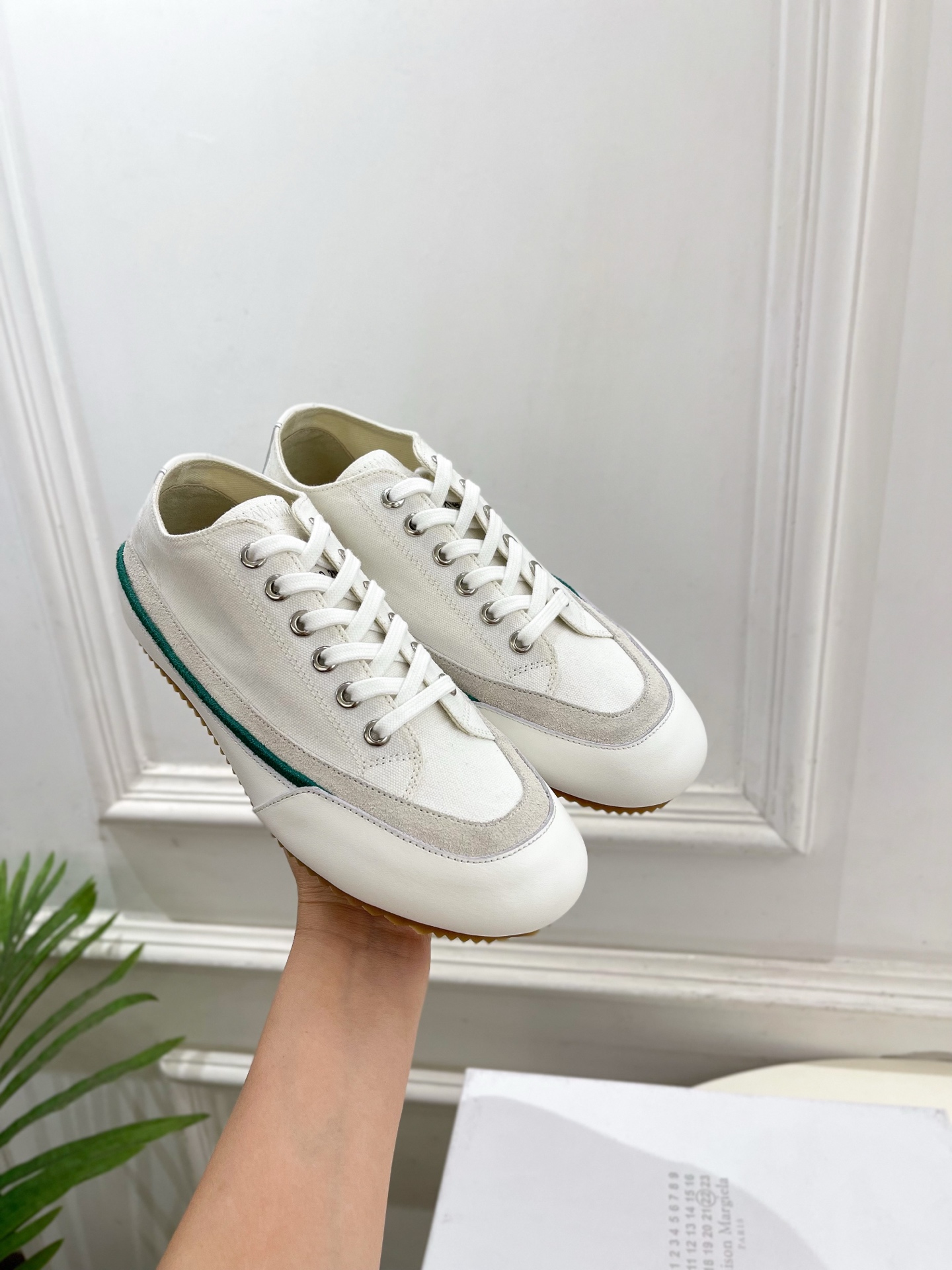 Maison Margiela· 马吉拉26𝐬𝐬 2026春夏新品 经典MM6复古帆布拼色情侣款休闲德训