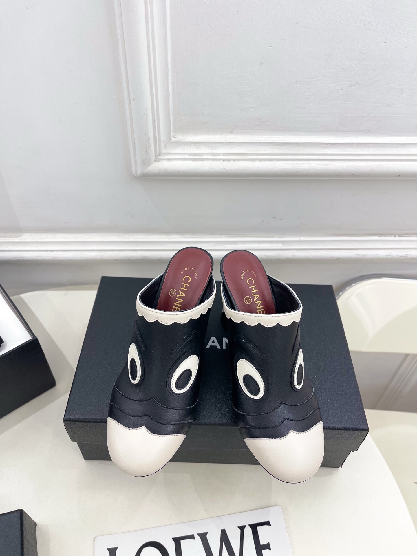 𝐂𝐇𝐀𝐍𝐄𝐋  | 小香  26𝐬𝐬 🦋2026 春夏新品  专柜经典走秀款 小香双C手工坊拼色粗跟穆勒