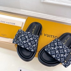 LV | 路易威登 26𝐬𝐬 🧡💚2026春夏新品 顶级版本⚠️专柜主打最新款LV 提花织物魔术贴羽绒拖 LV | 路易威登 26𝐬𝐬 🧡💚2026春夏新品 顶级版本⚠️专柜主打最新款LV 提花织物魔术贴羽绒拖
