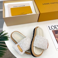 LV | 路易威登 26𝐬𝐬 🧡💚2026春夏新品 顶级版本⚠️专柜主打最新款LV 提花织物魔术贴羽绒拖 LV | 路易威登 26𝐬𝐬 🧡💚2026春夏新品 顶级版本⚠️专柜主打最新款LV 提花织物魔术贴羽绒拖