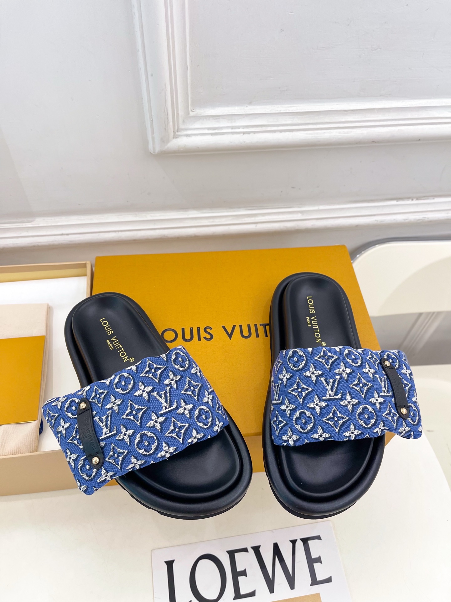 LV | 路易威登 26𝐬𝐬 🧡💚2026春夏新品 顶级版本⚠️专柜主打最新款LV 提花织物魔术贴羽绒拖