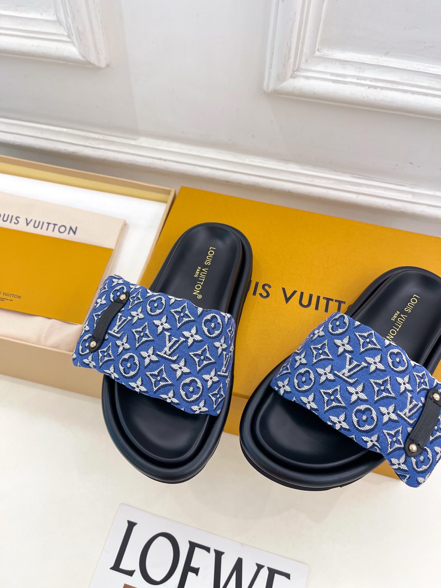 LV | 路易威登 26𝐬𝐬 🧡💚2026春夏新品 顶级版本⚠️专柜主打最新款LV 提花织物魔术贴羽绒拖