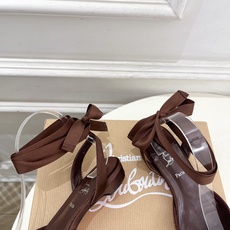 Christian Louboutin路铂廷CL 红底鞋 26ss最新Cassia Lace Up 水钻 Christian Louboutin路铂廷CL 红底鞋 26ss最新Cassia Lace Up 水钻