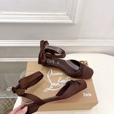 Christian Louboutin路铂廷CL 红底鞋 26ss最新Cassia Lace Up 水钻 Christian Louboutin路铂廷CL 红底鞋 26ss最新Cassia Lace Up 水钻