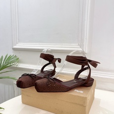 Christian Louboutin路铂廷CL 红底鞋 26ss最新Cassia Lace Up 水钻 Christian Louboutin路铂廷CL 红底鞋 26ss最新Cassia Lace Up 水钻