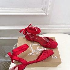 Christian Louboutin路铂廷CL 红底鞋 26ss最新Cassia Lace Up 水钻 Christian Louboutin路铂廷CL 红底鞋 26ss最新Cassia Lace Up 水钻